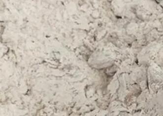 中頻爐在選擇爐襯耐火材料時(shí)，要注意什么？